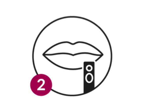 Le stick chauffant herpotherm® est appliqué sur la zone touchée de la lèvre.
